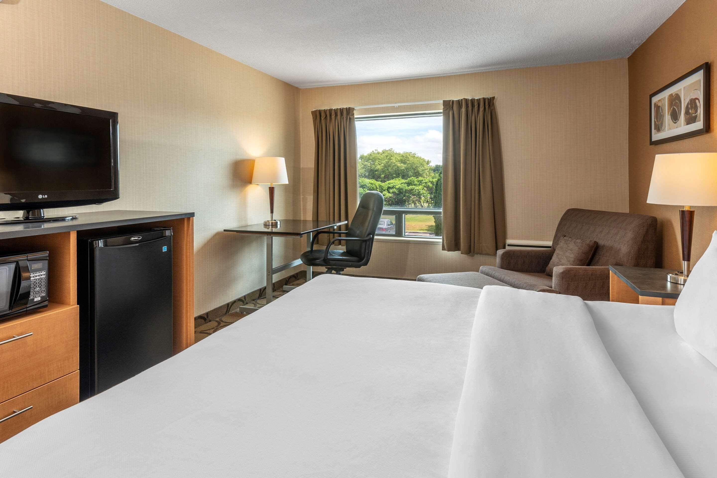 Comfort Inn Laval Ngoại thất bức ảnh