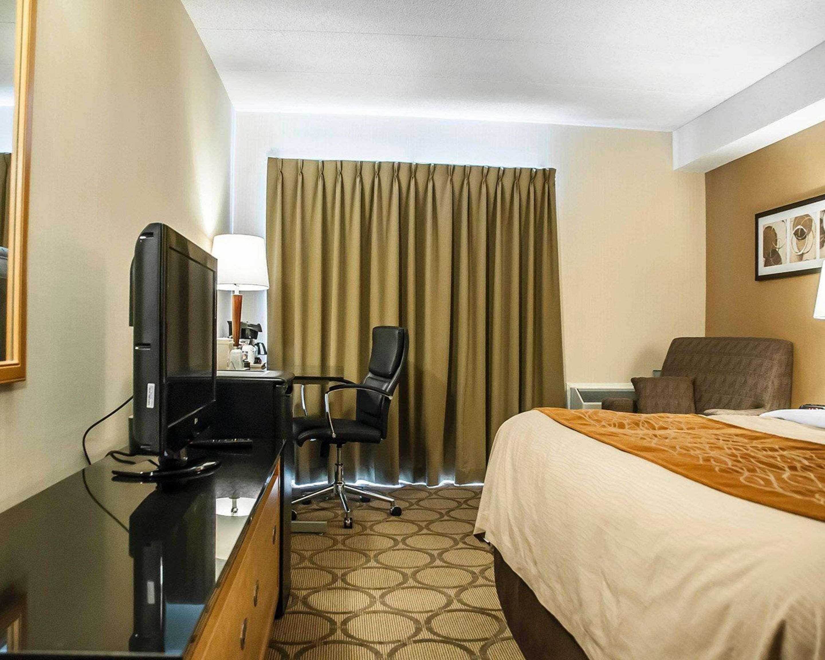 Comfort Inn Laval Ngoại thất bức ảnh
